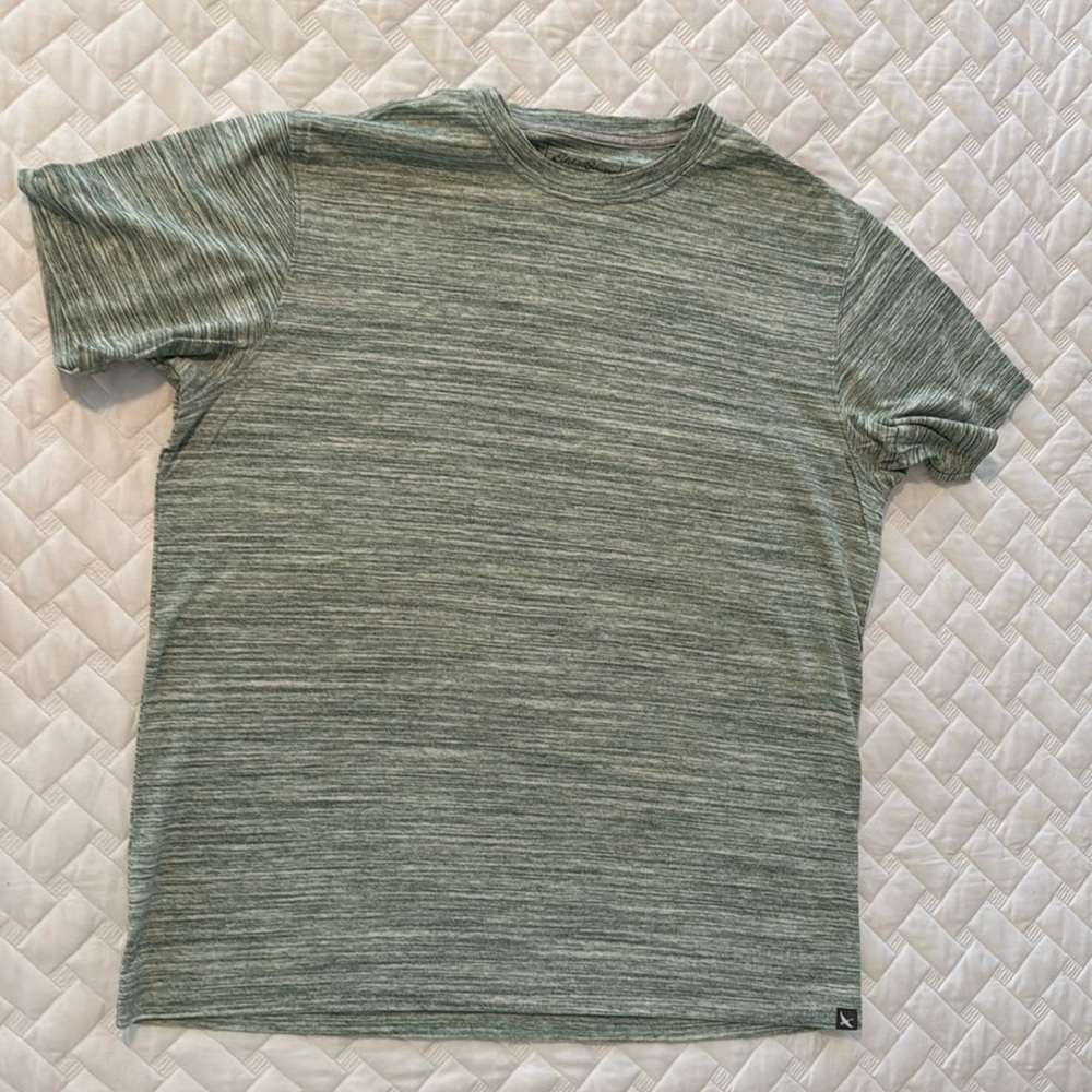 Men’s Eddie Bauer tshirt size large